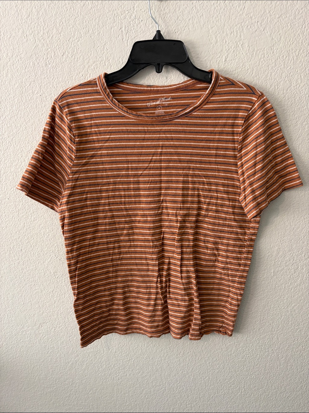 Universal Thread Women’s Orange & Navy Striped Crewneck Tee Size Medium